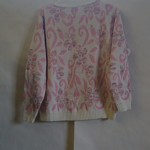 Diversity Sport Pastel pink swirls And paste color flowers - Picture 6 of 6